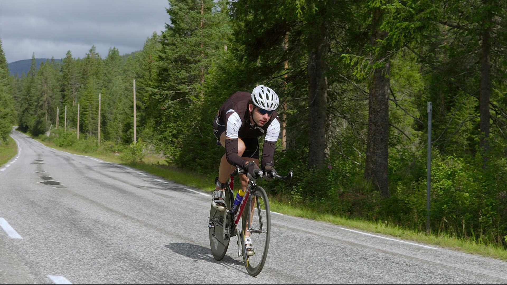 《青年选手崭露头角：电竞舞台的未来之星》，2020全国电竞青年挑战赛